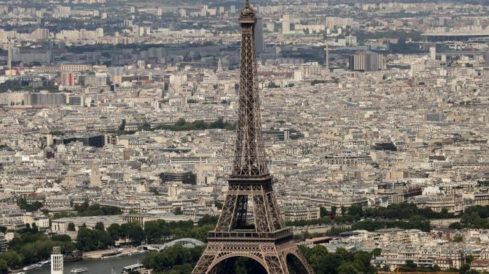 Golyóálló üvegfallal tették biztonságosabbá az Eiffel-tornyot