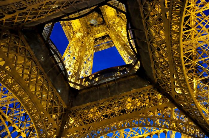 Egész nyáron megemelt belépődíjat kell fizetni az Eiffel-toronyra