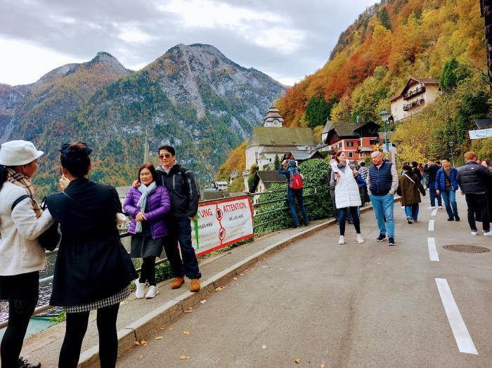 A világ úticéljai sokszor meglepő tiltásokkal küzdenek a tömegturizmus ellen