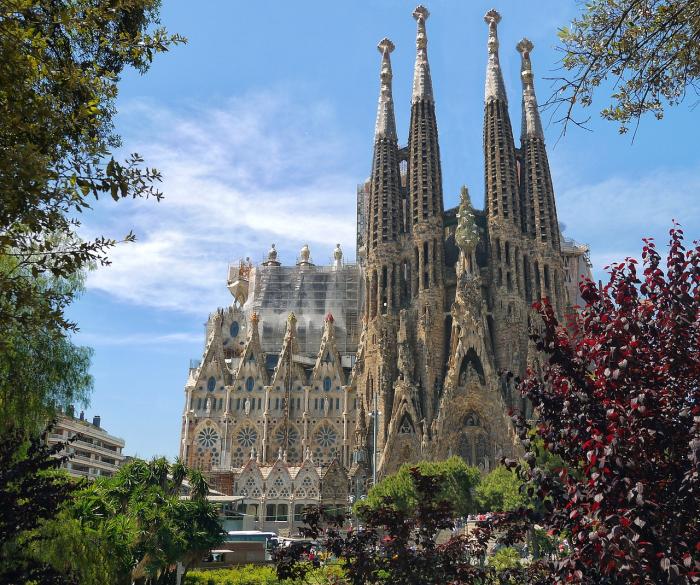 Pápai áldás a világ legmagasabb templomtornyára