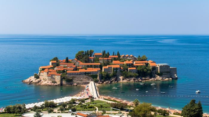 28 óra várakozás a határon: annyi turista érkezett Montenegróba, mint ahány lakosa van az országnak